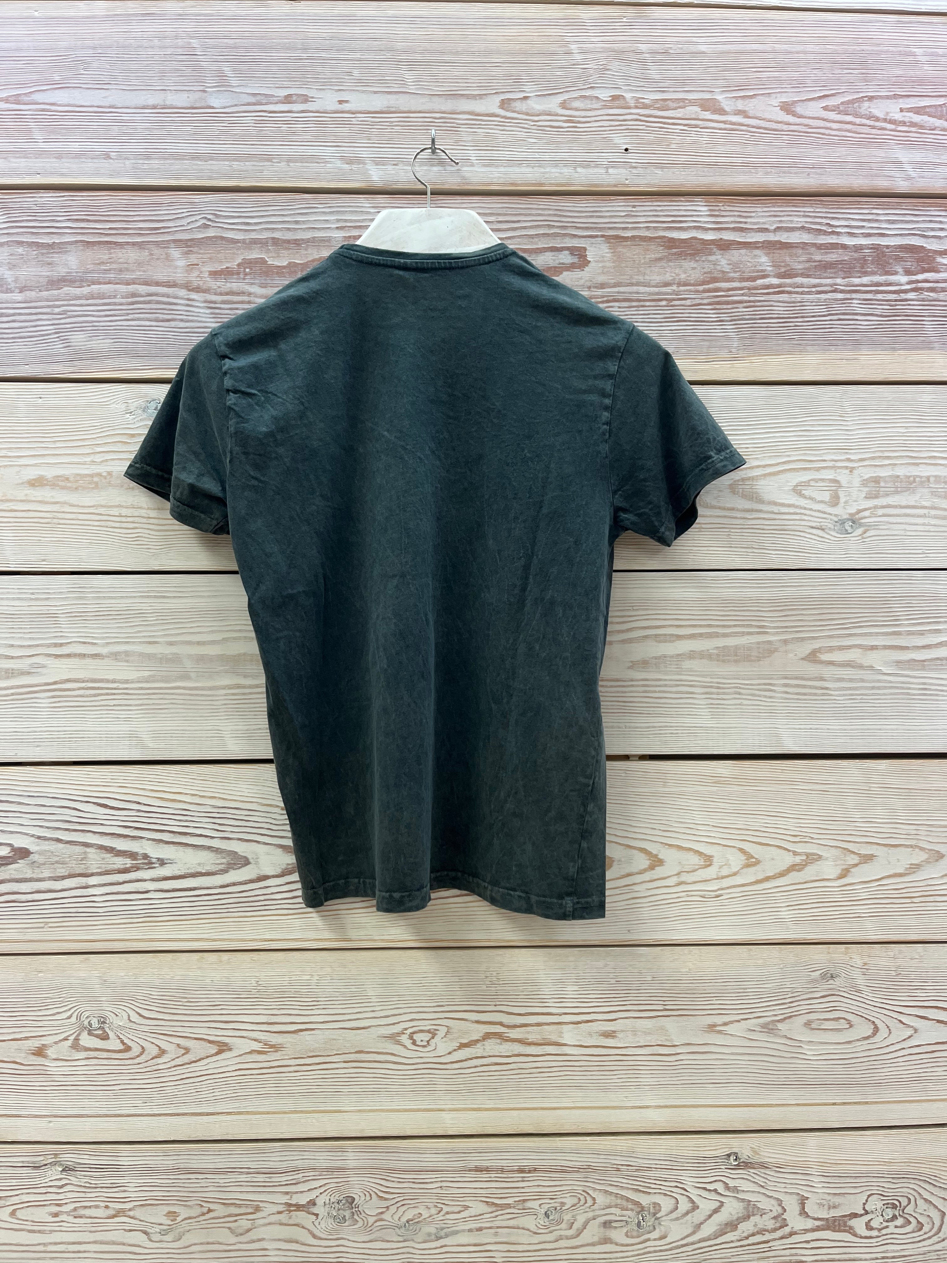 T-shirt size S