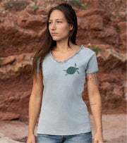 Camiseta cuello pico Mujer Closca