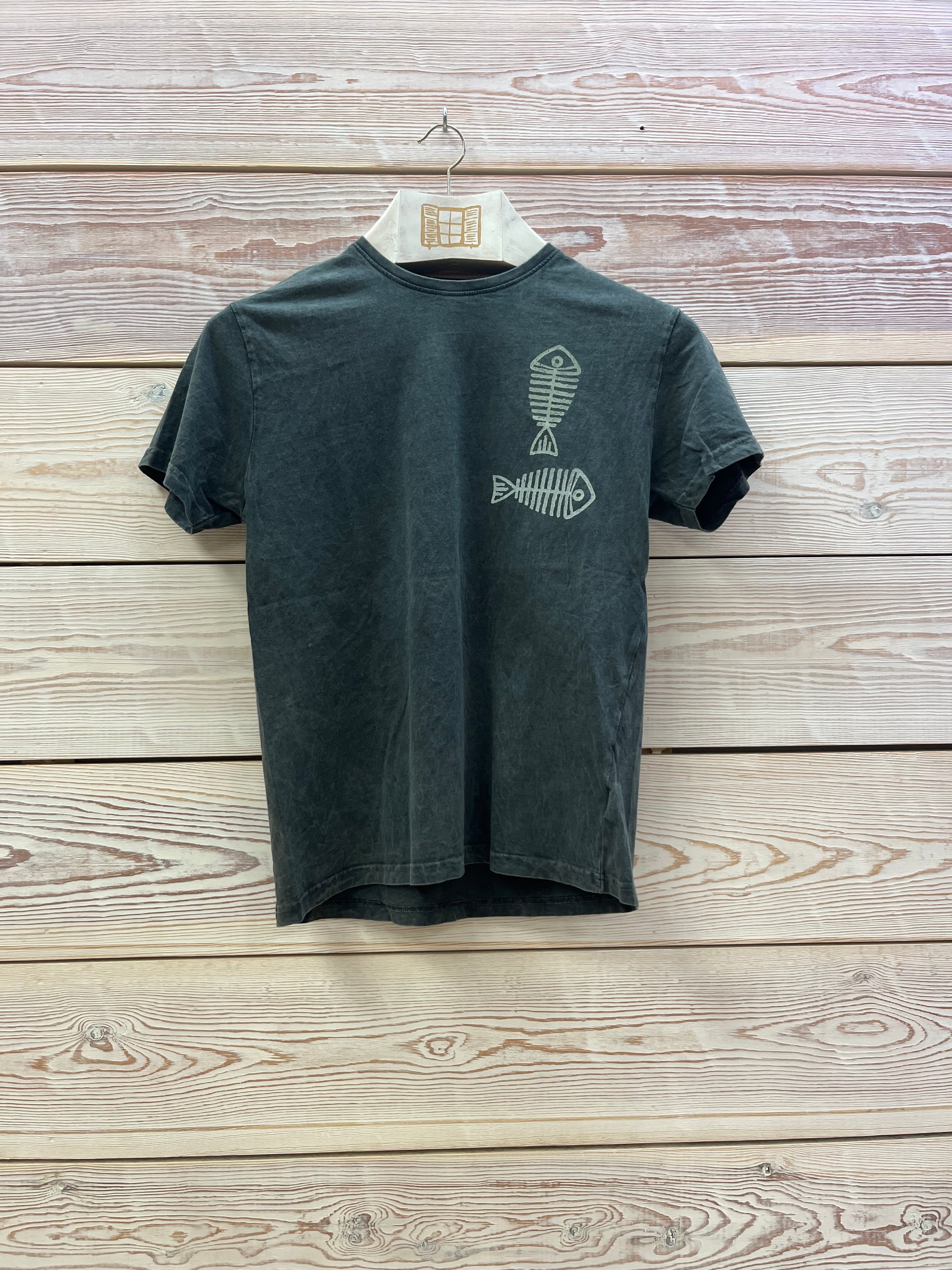 T-shirt size S